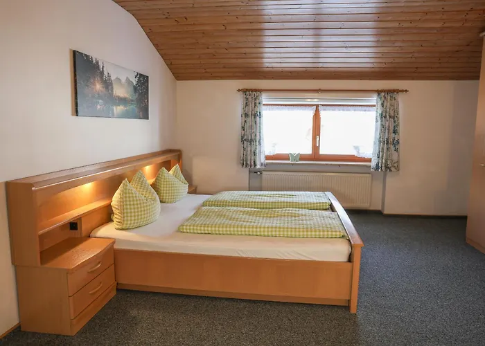 Hillebrand Apartment *
